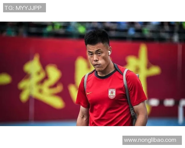 武汉三镇对阵深圳队谭龙的精彩表现与比赛分析