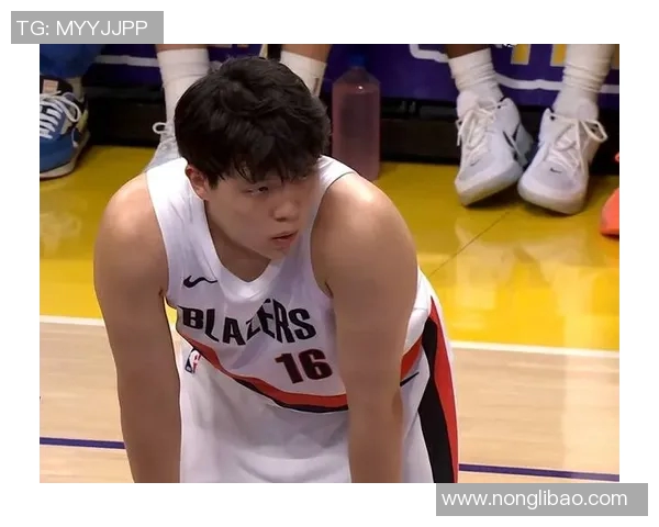 开拓者签下新秀球员,内线实力全面升级 开拓者签下新秀球员,内线实力全面升级